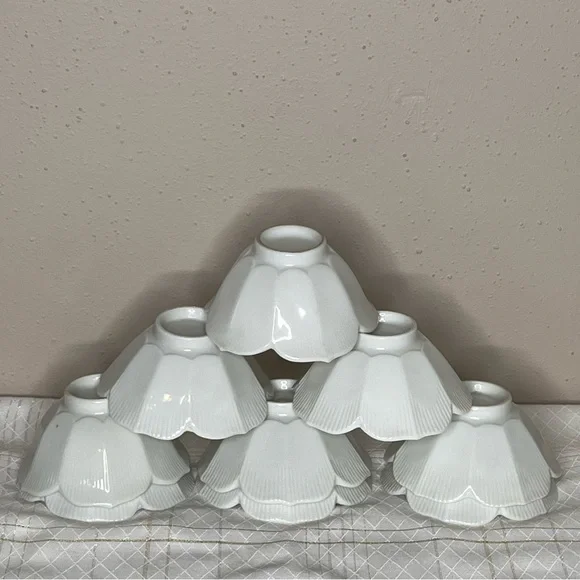 VTG set of nine porcelain lotus flower shaped designs ice cream, fruit bowl - Picture 5 of 7